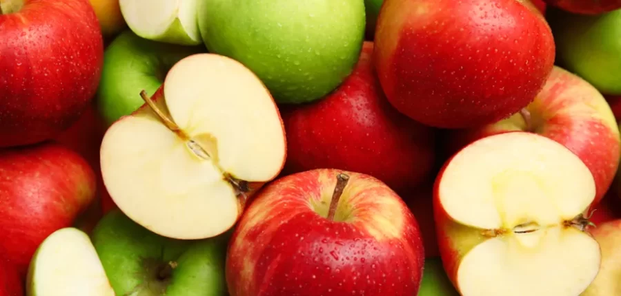 תפוחים רעננים וטריים - שלמים וחצויים בתפזורת